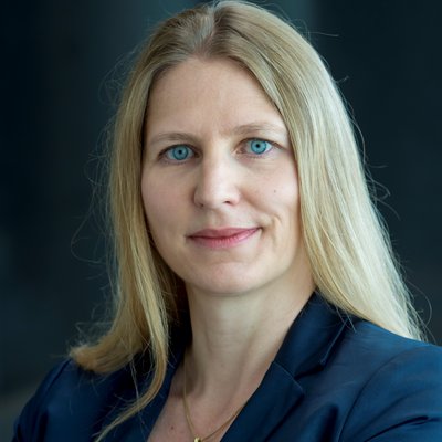 Porträtfoto von Dr. Manuela Raith, Vizerektorin für Finanzen der Montanuni Leoben.