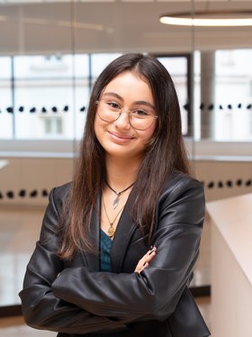 Emelie Hackl. Foto: © MUL/Tauderer 2025_10_08_Portraet_Emelie__1_von_1_