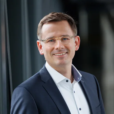 Univ.-Prof. Dr. Stefan Pogatscher Univ.-Prof. Dr. Stefan Pogatscher