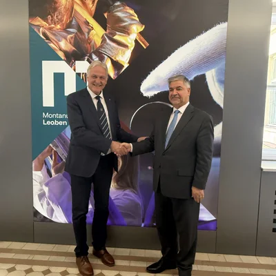 Rektor Peter Moser (l.) gemeinsam mit dem irakischen Botschafter in Österreich Dr. Hisham Ali Akbar Ibrahim Al Alawi (r.). Foto: © MUL