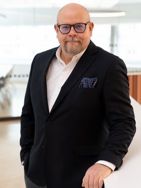 Portrait_MaCo-Harald_Tauderer__1_von_3_