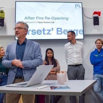 Univ.-Prof. Dr.mont. Gerald Pinter bei seinen Eingangstatements. Foto: © Department Kunststofftechnik/Tanja Grössing.  